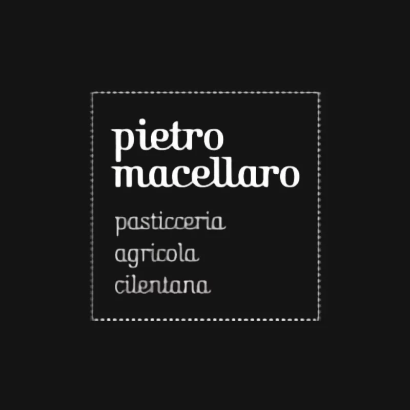 Logo du patissier Pietro Macellaro sur fond noir